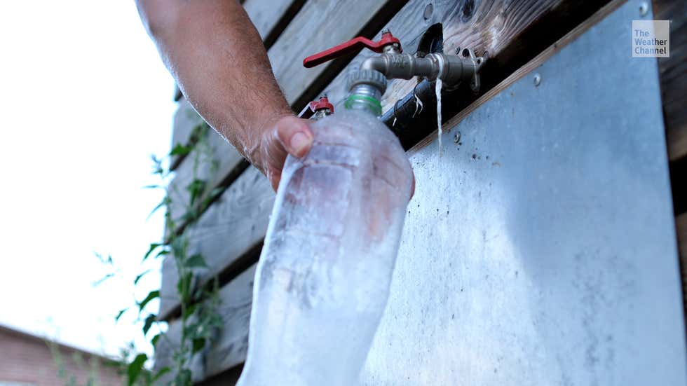 3 Reasons Not To Reuse Plastic Water Bottles - Videos from The Weather